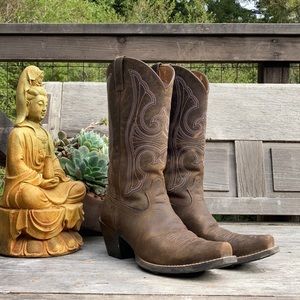 Ariat Roundup D Toe Western Boot Distressed Brown